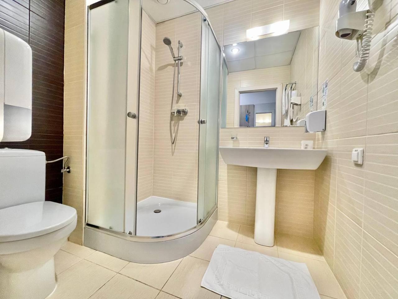 Practicotel Kiev Luaran gambar