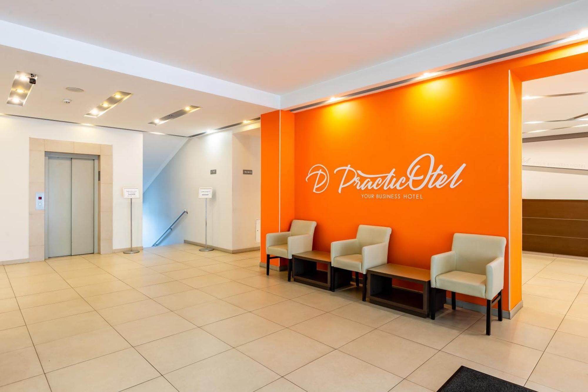 Practicotel Kiev Luaran gambar